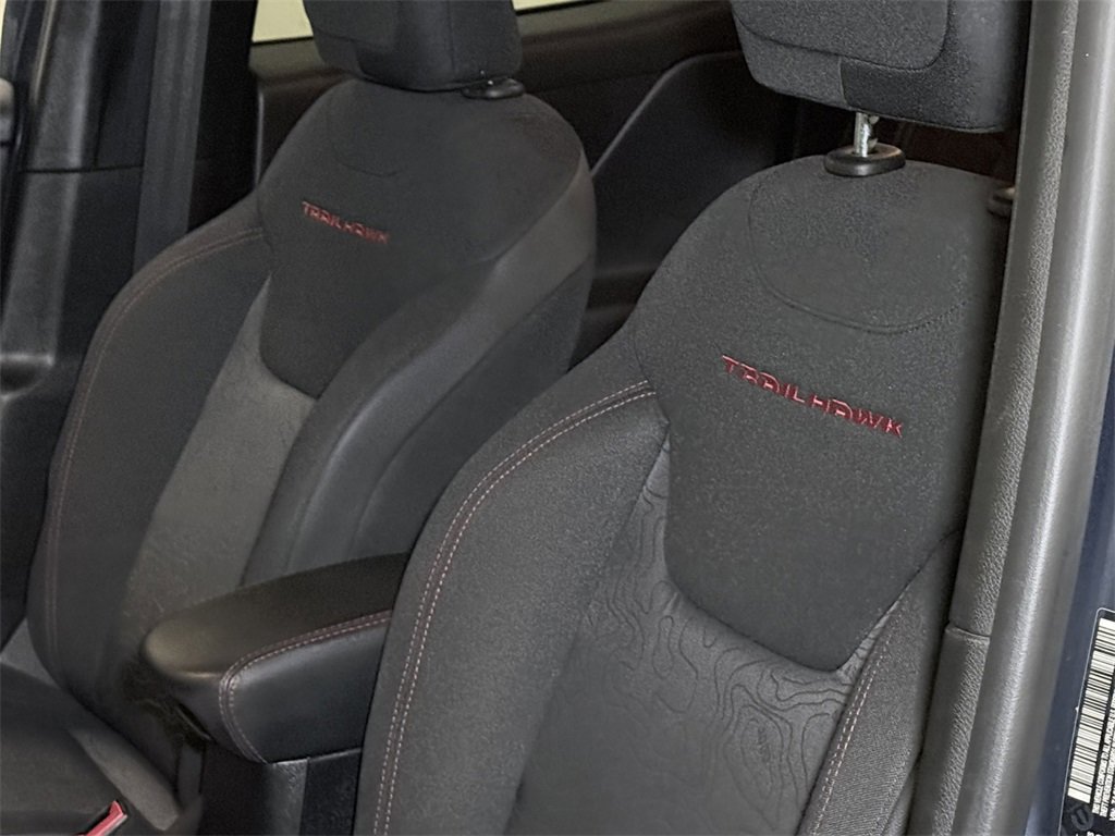 Used 2020 Jeep Renegade Trailhawk image 19