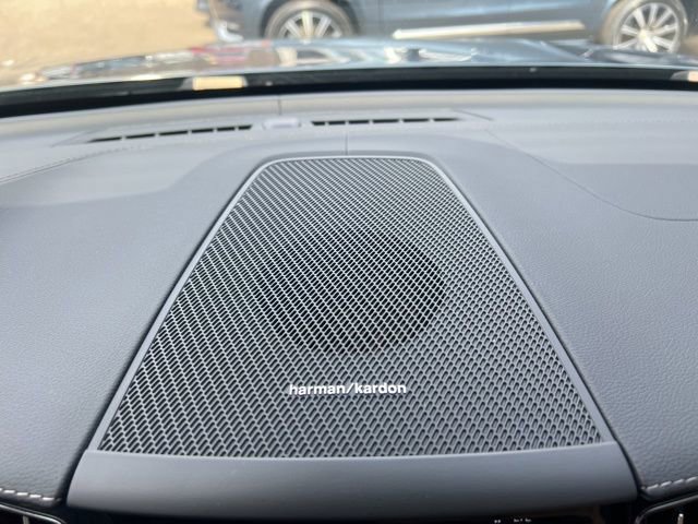 Certified 2023 Volvo XC60 B6 Ultimate w/ Protection Package Premier image 41