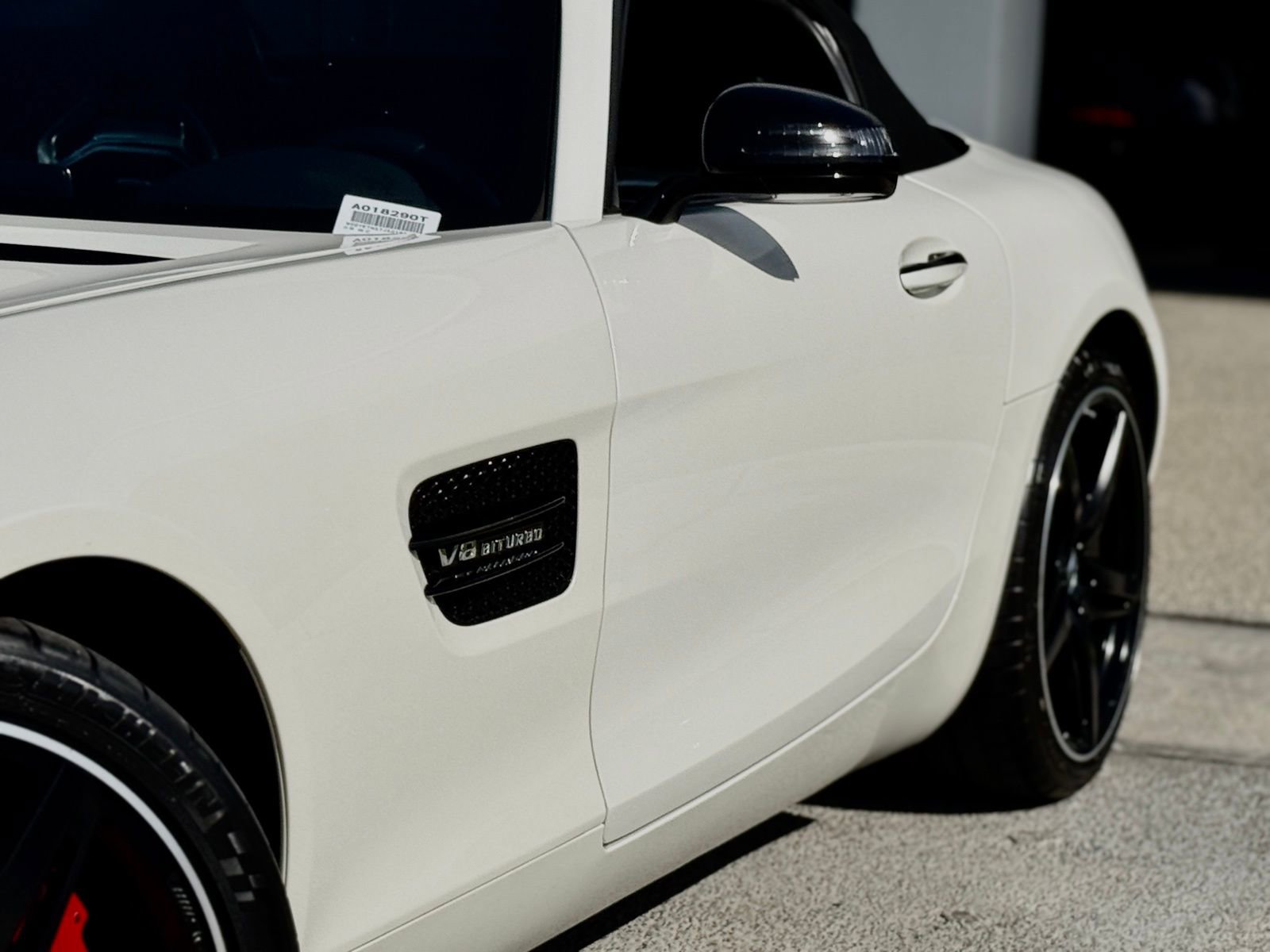 Used 2018 Mercedes-Benz AMG GT Roadster image 4