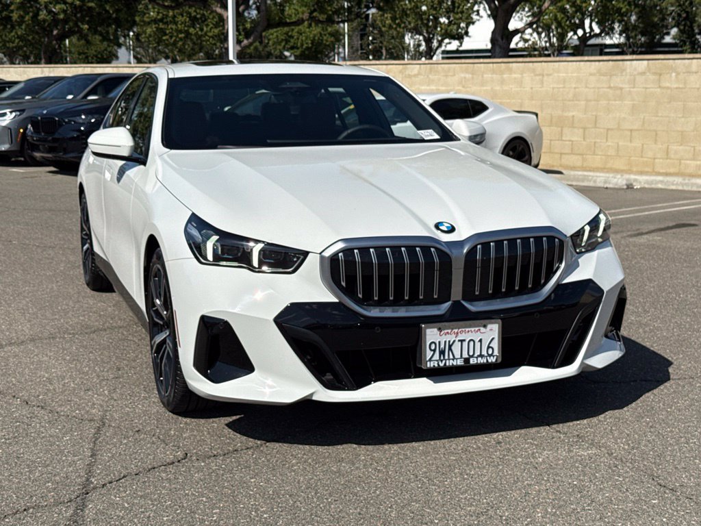 Used 2026 BMW 530i w/ M Sport Package RWD image 5