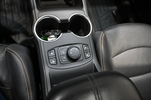 Used 2021 GMC Terrain SLT w/ Infotainment Package II image 19