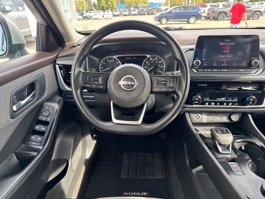 Used 2022 Nissan Rogue SV AWD/4WD image 14