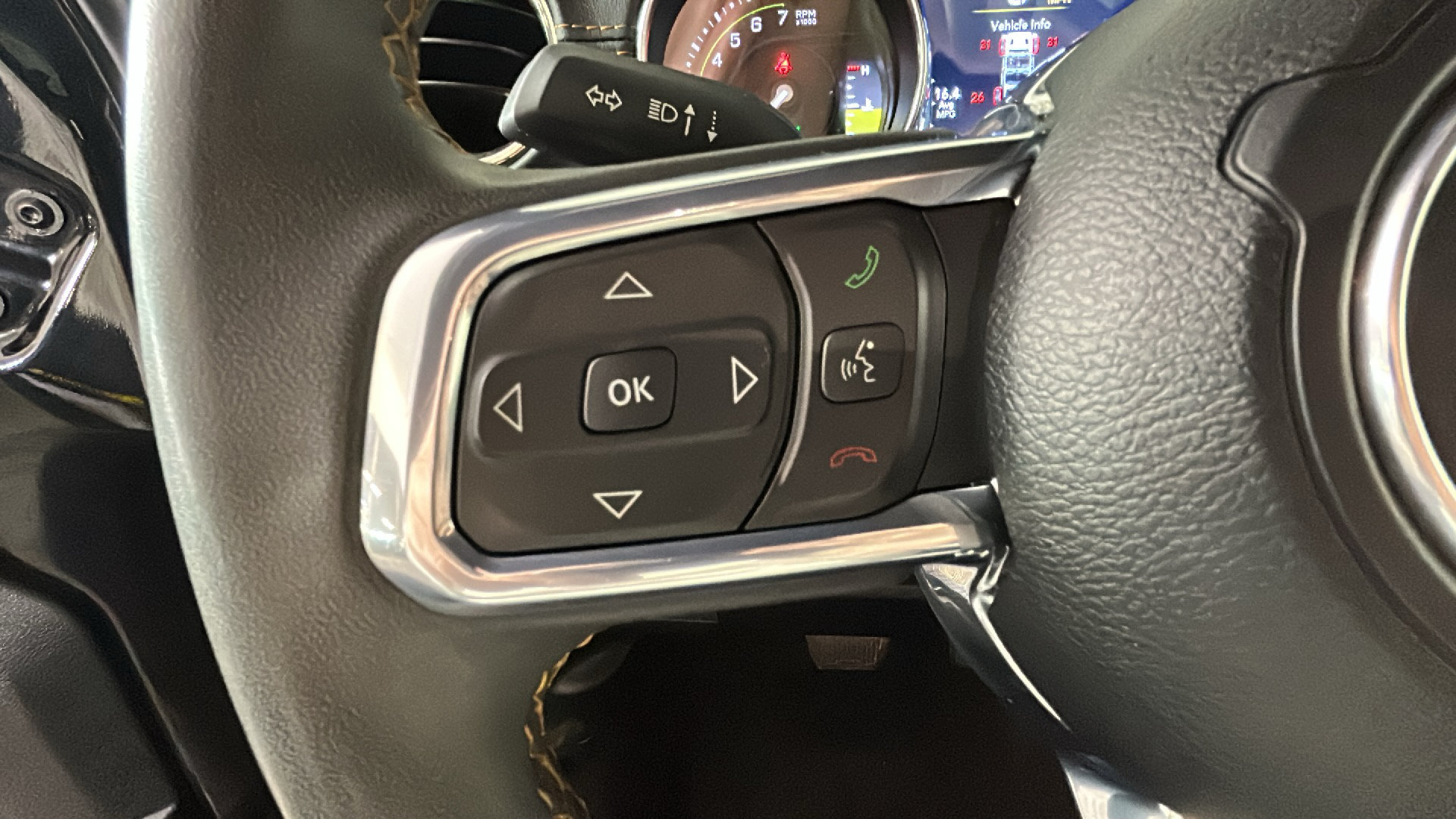 Used 2023 Jeep Wrangler Unlimited Sahara AWD/4WD image 18