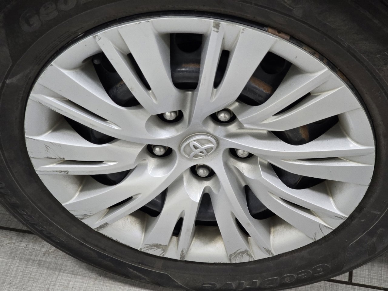 Used 2012 Toyota Camry LE image 6