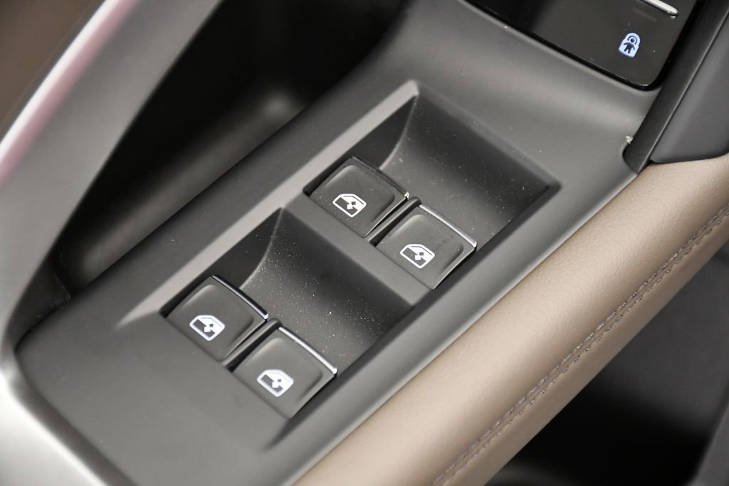 Used 2025 Audi Q5 Premium w/ Convenience Package image 33