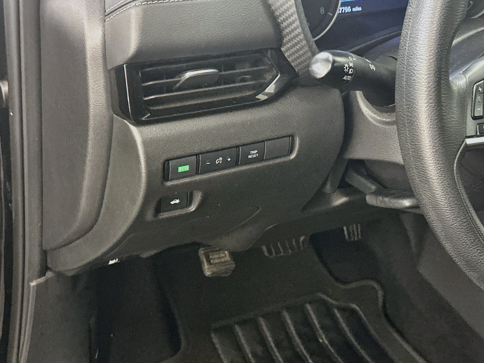 Used 2024 Nissan Sentra SV FWD image 17