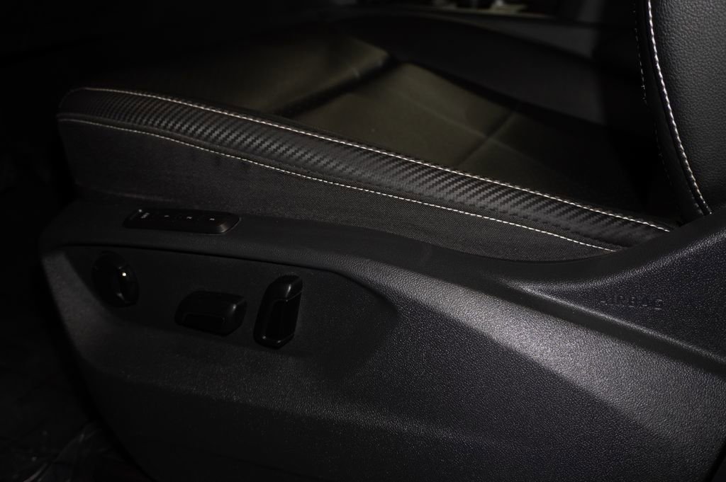 Used 2023 Volkswagen Atlas Cross Sport SEL image 21