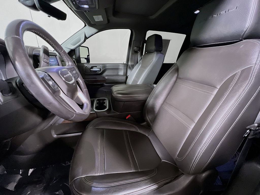 Used 2023 GMC Sierra 3500 Denali w/ Denali Black Diamond Edition AWD/4WD image 18
