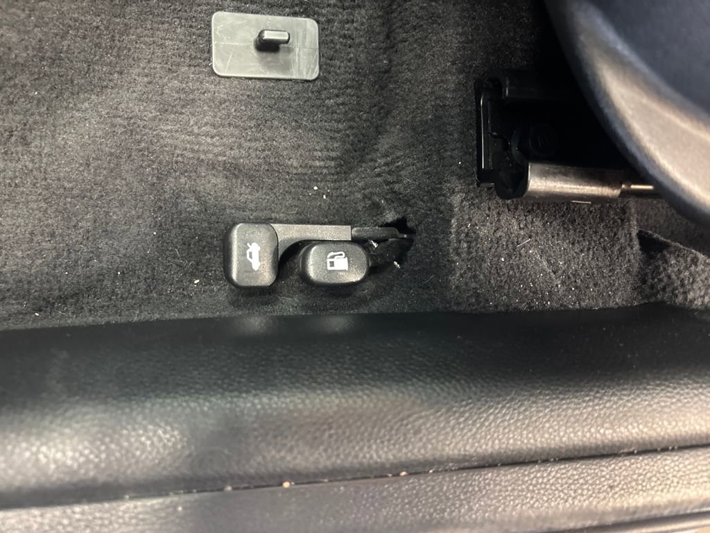 Used 2023 Kia Rio LX image 39