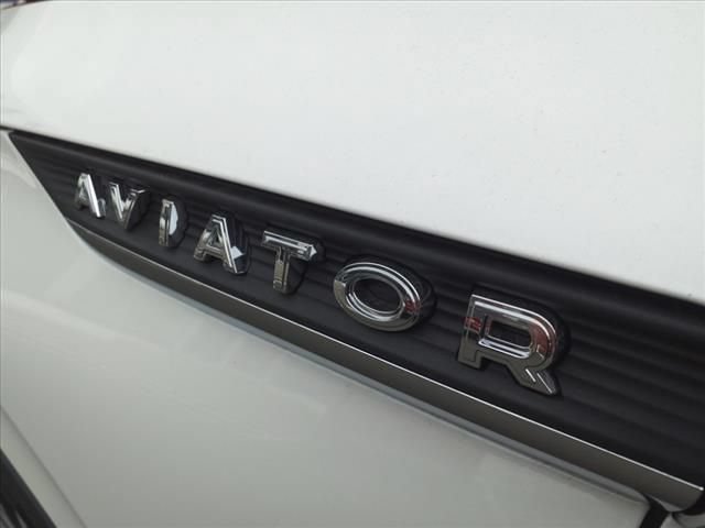 New 2024 Lincoln Aviator AWD w/ Premium Package image 8