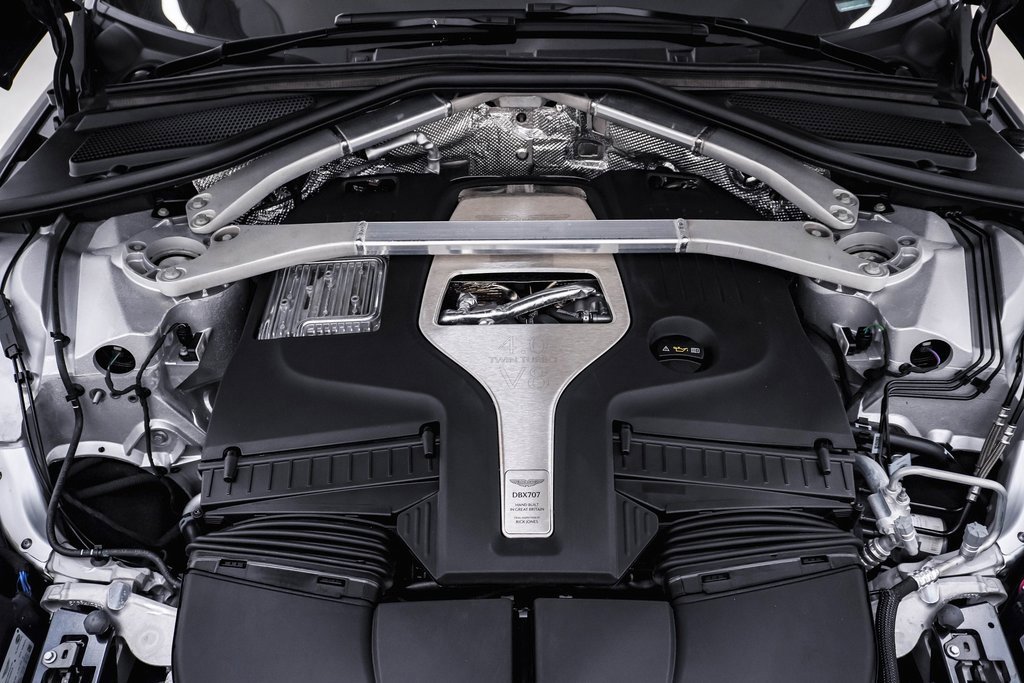 Used 2025 Aston Martin DBX 707 image 31