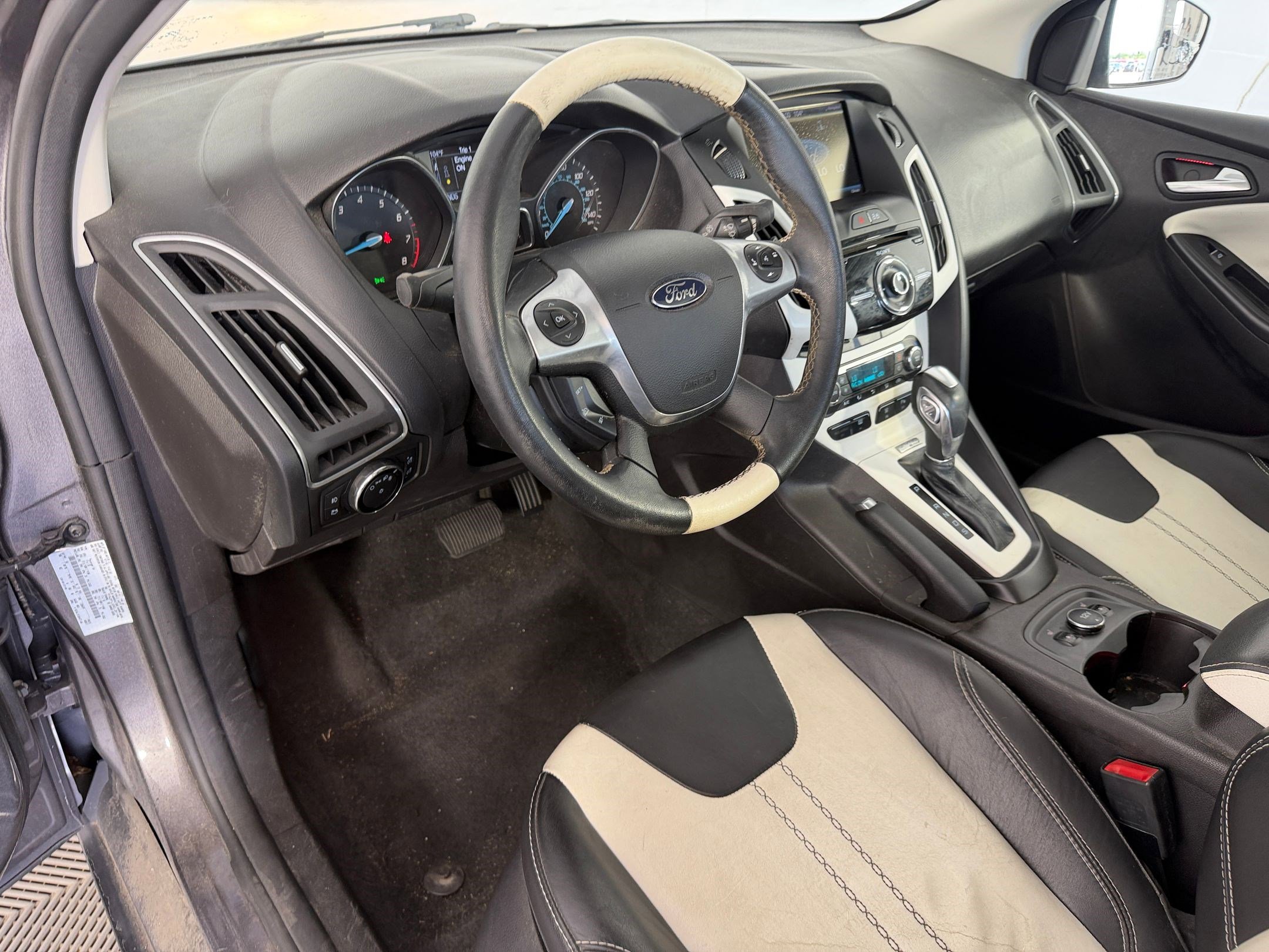 Used 2014 Ford Focus Titanium FWD image 3