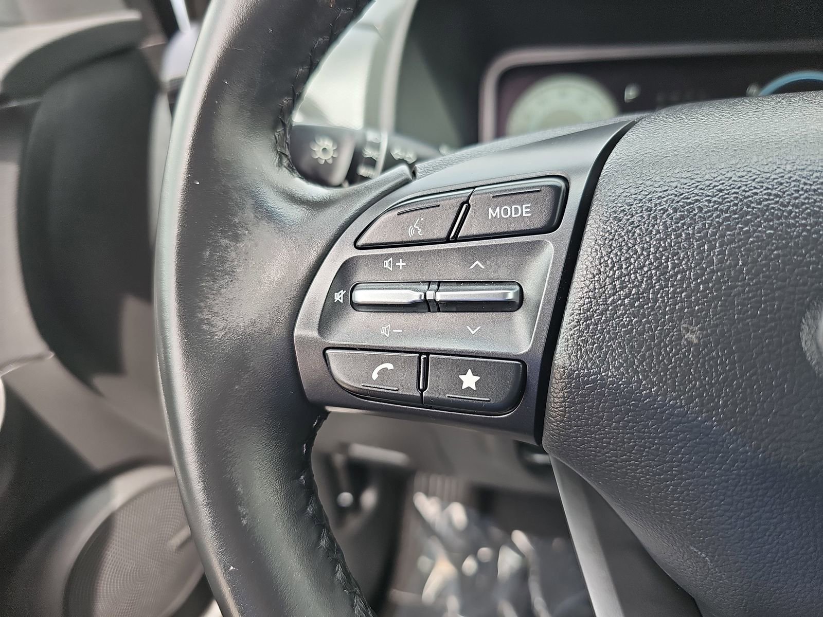 Used 2022 Hyundai Kona Limited FWD image 16