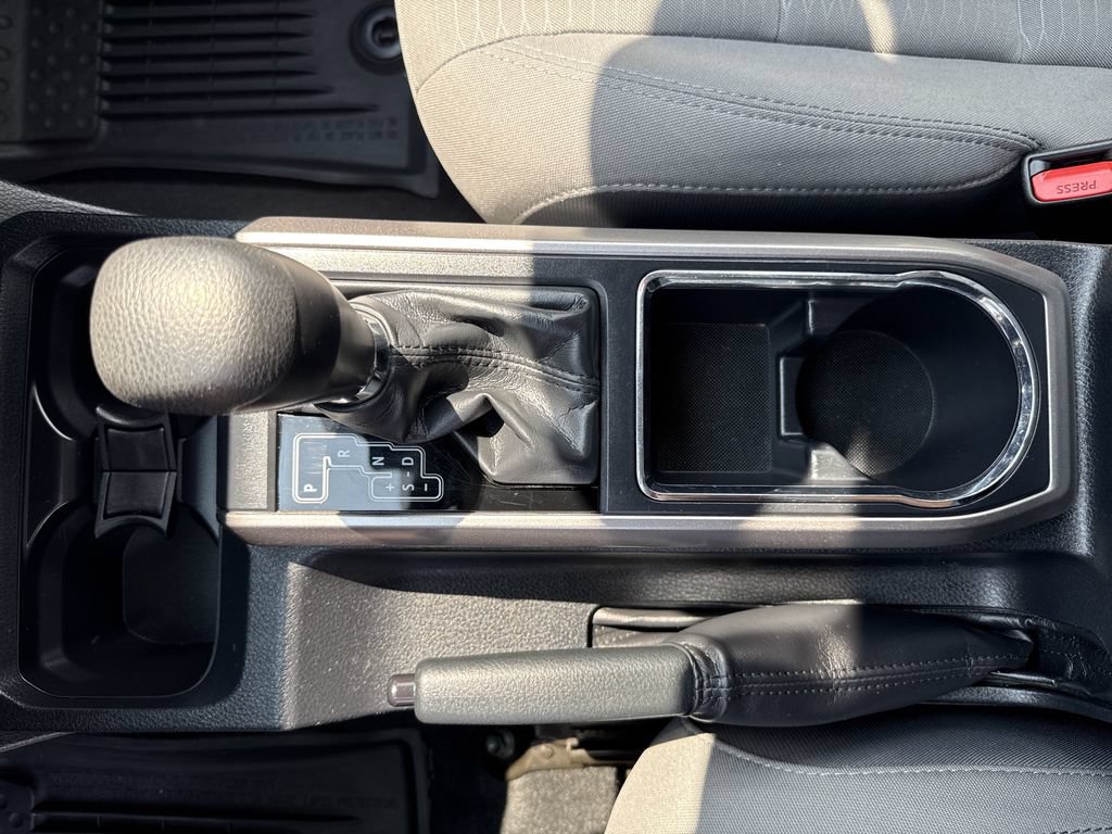 Used 2018 Toyota Tacoma SR5 AWD/4WD image 28