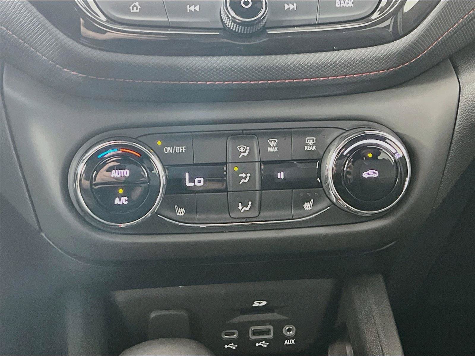 Used 2021 Chevrolet TrailBlazer RS w/ Sun and Liftgate Package AWD/4WD image 15