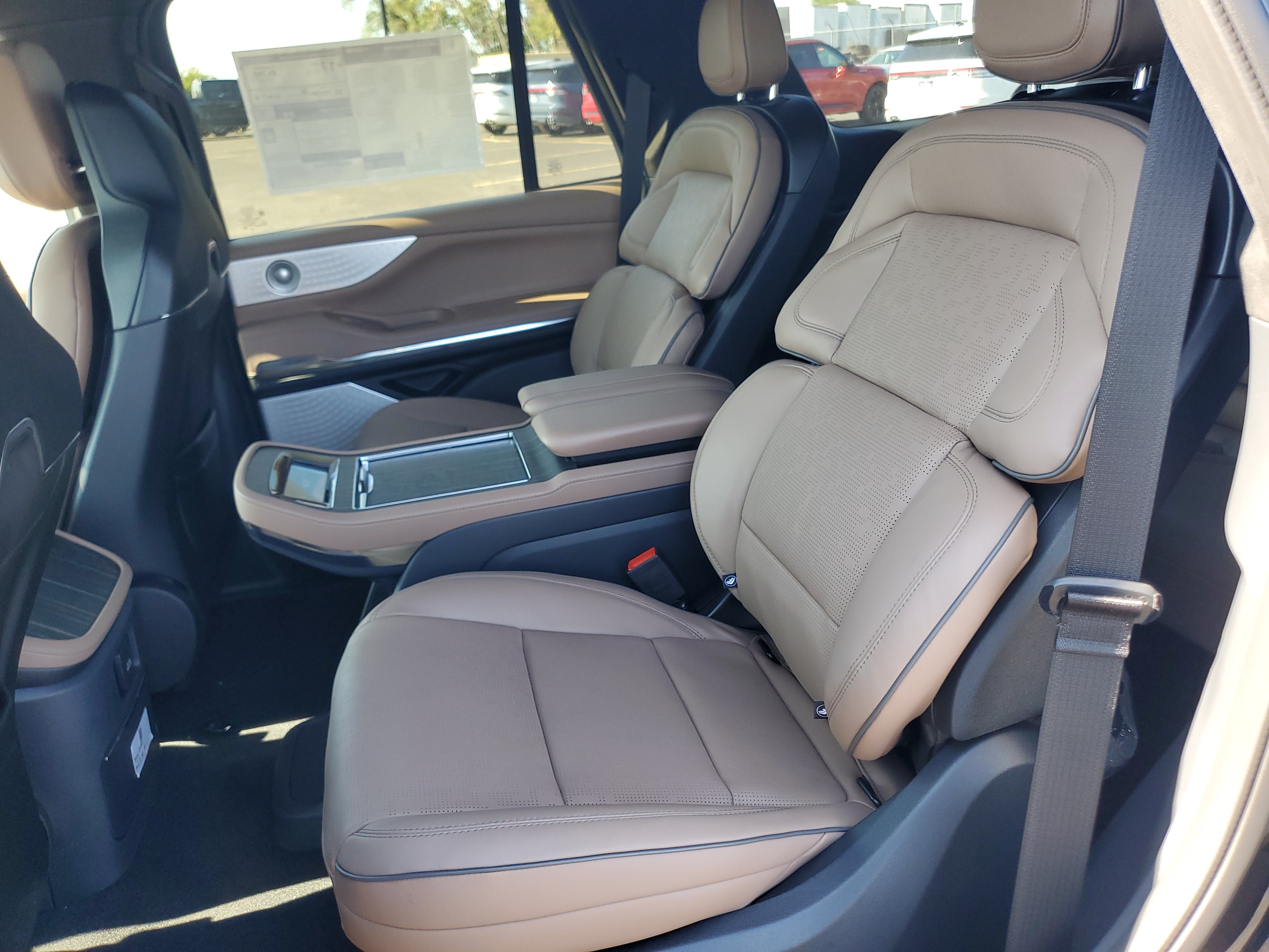 New 2027 Lincoln Navigator Black Label AWD/4WD image 31