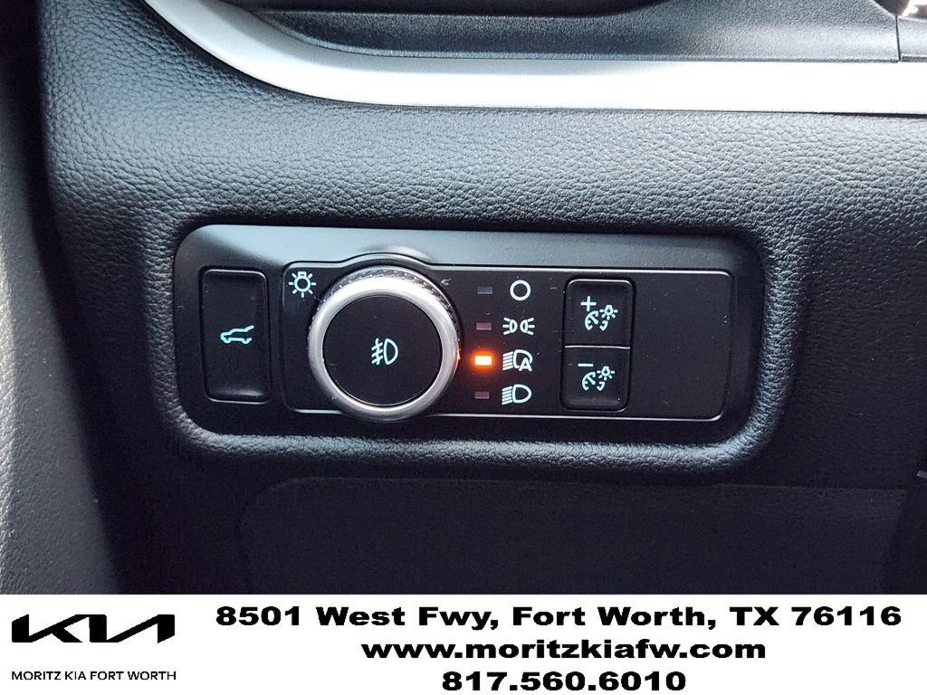 Used 2023 Ford Explorer XLT w/ Equipment Group 202A RWD image 18