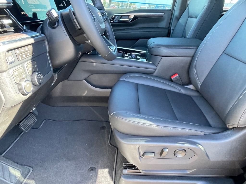 New 2026 Chevrolet Suburban LT w/ Comfort Package image 21