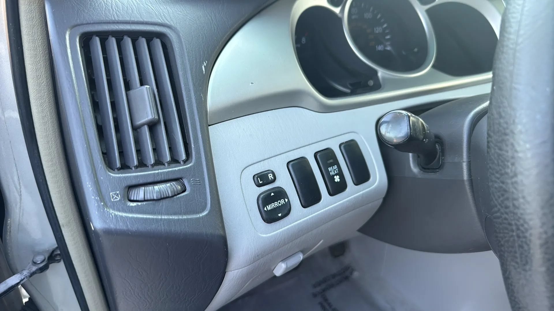 Used 2004 Toyota Highlander 2WD V6 image 33