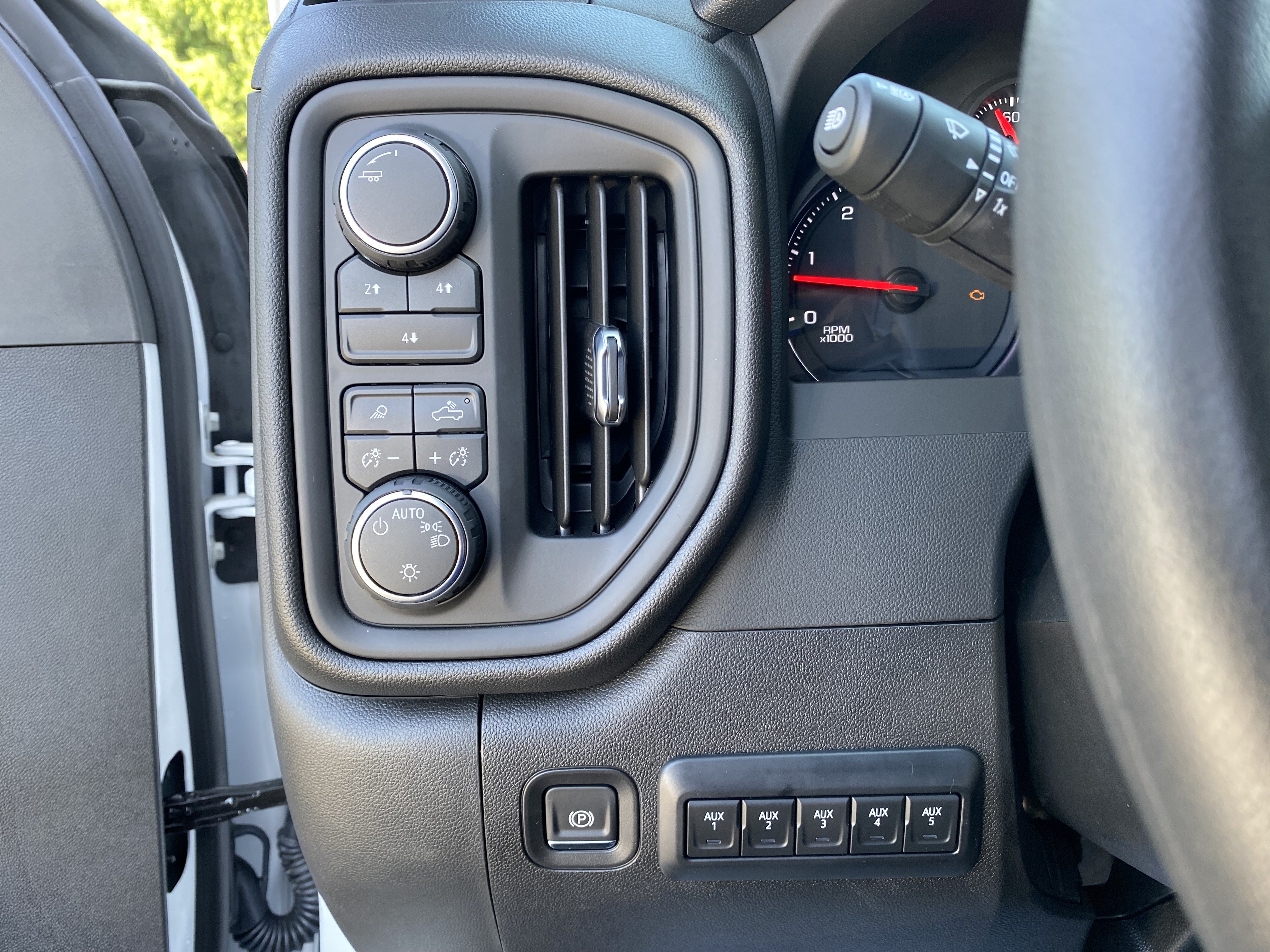 Used 2026 Chevrolet Silverado 3500 W/T w/ WT Convenience Package AWD/4WD image 19