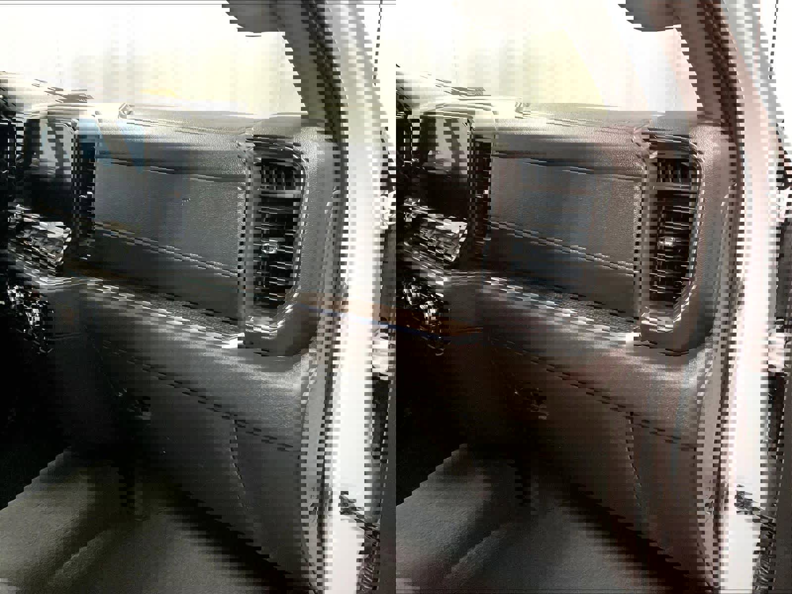 Used 2023 GMC Sierra 1500 Elevation image 13