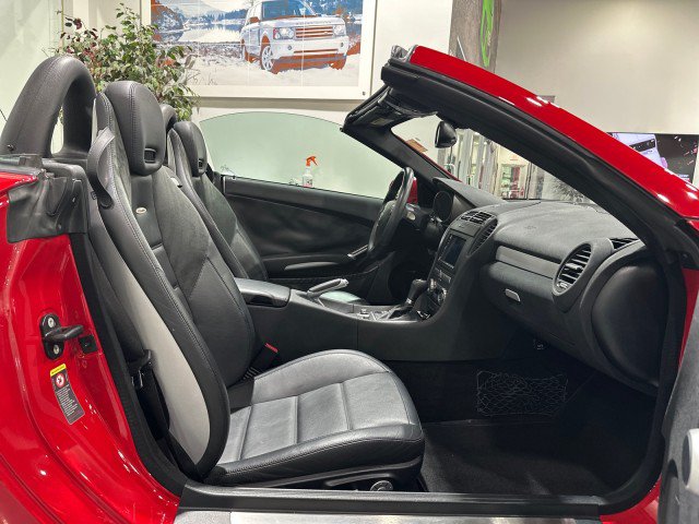Used 2005 Mercedes-Benz SLK 55 AMG image 53
