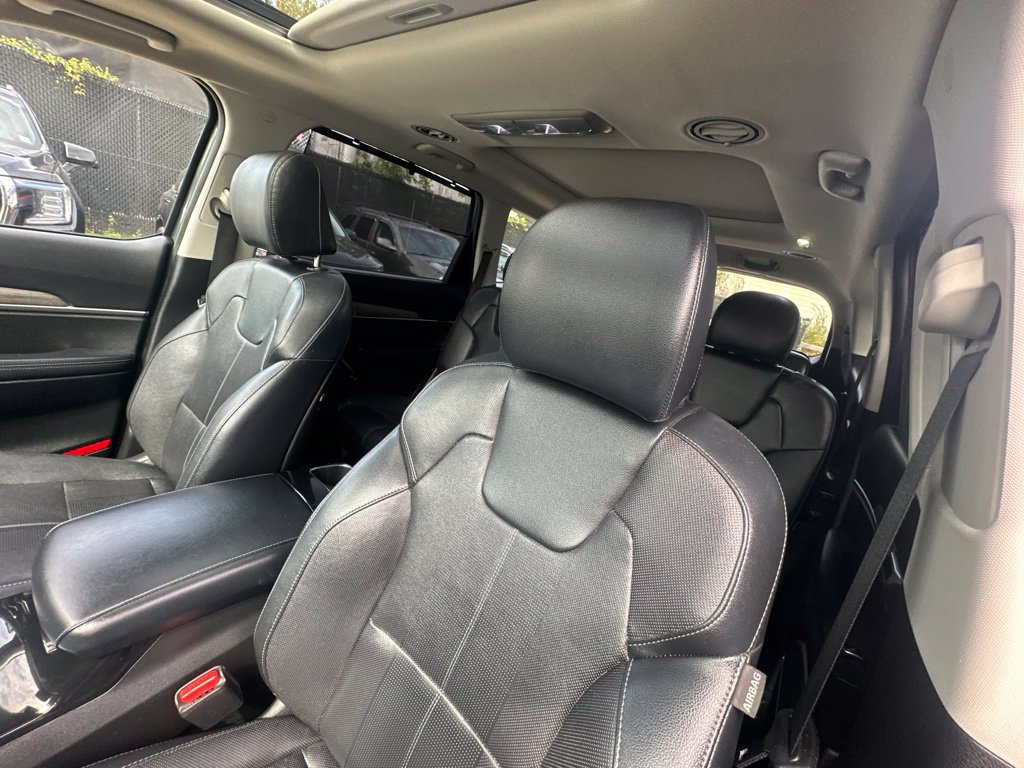 Used 2022 Kia Telluride SX w/ Nightfall Edition Package AWD/4WD image 11