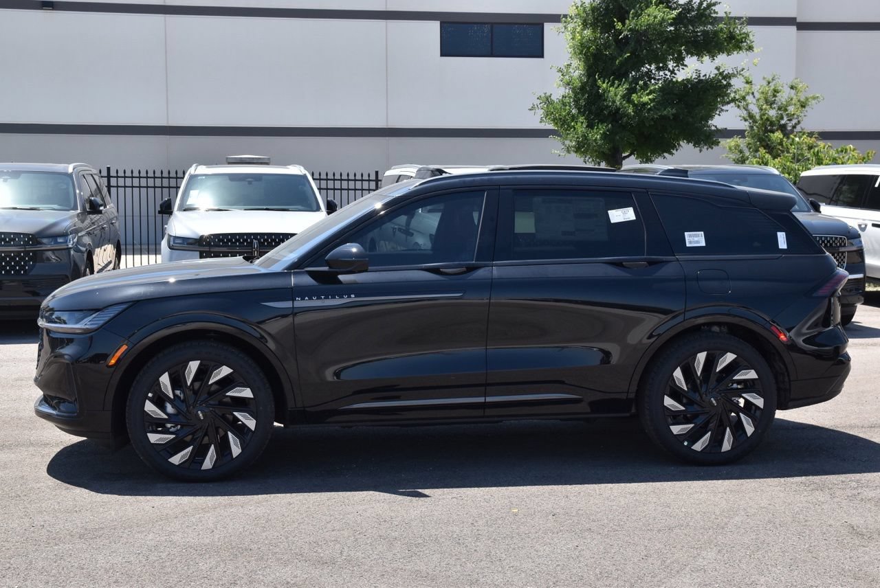 New 2026 Lincoln Nautilus Reserve w/ Jet Appearance Package AWD/4WD image 17