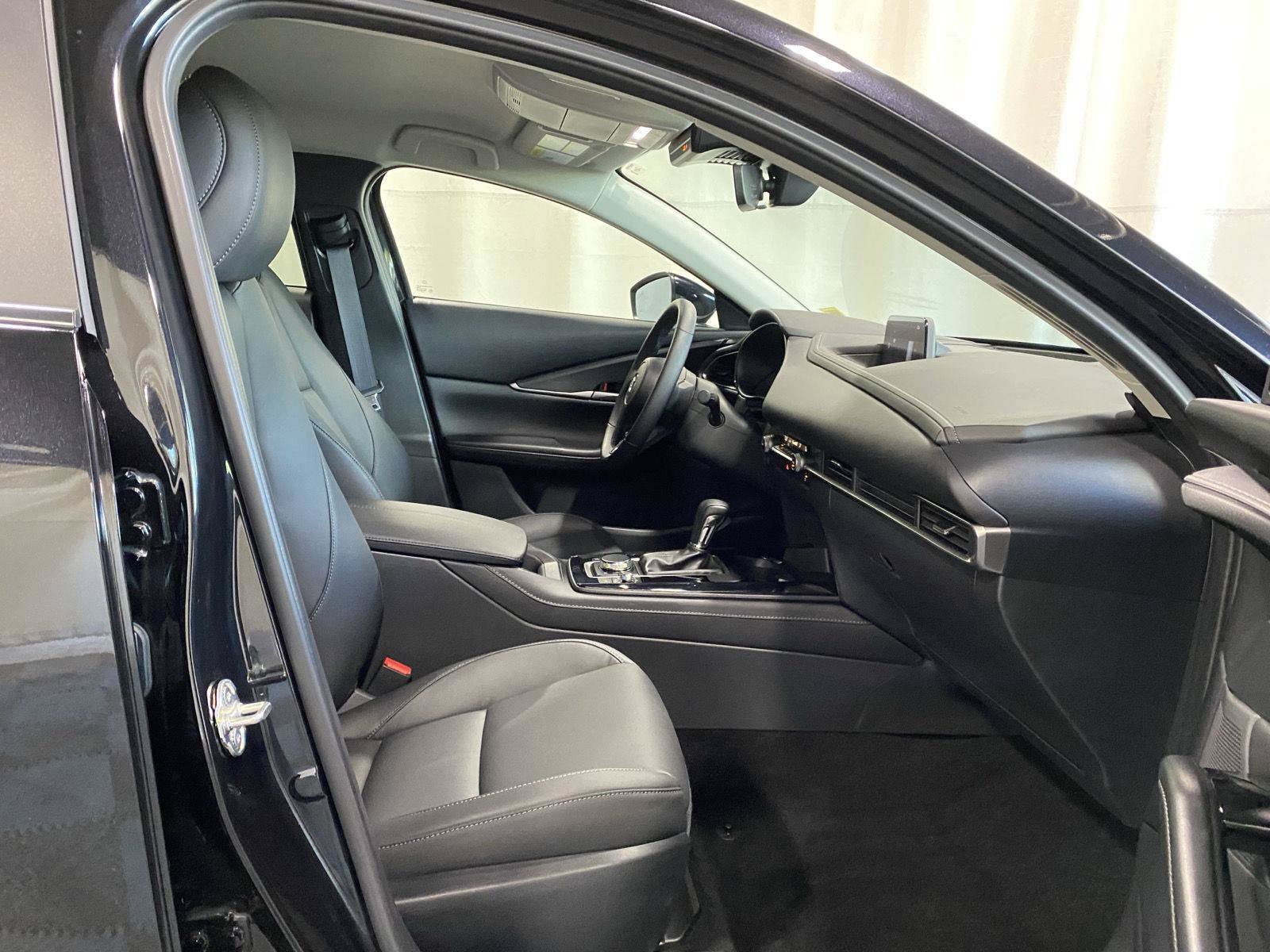 Certified 2025 MAZDA CX-30 AWD 2.5 S w/ Select Sport Pkg image 11