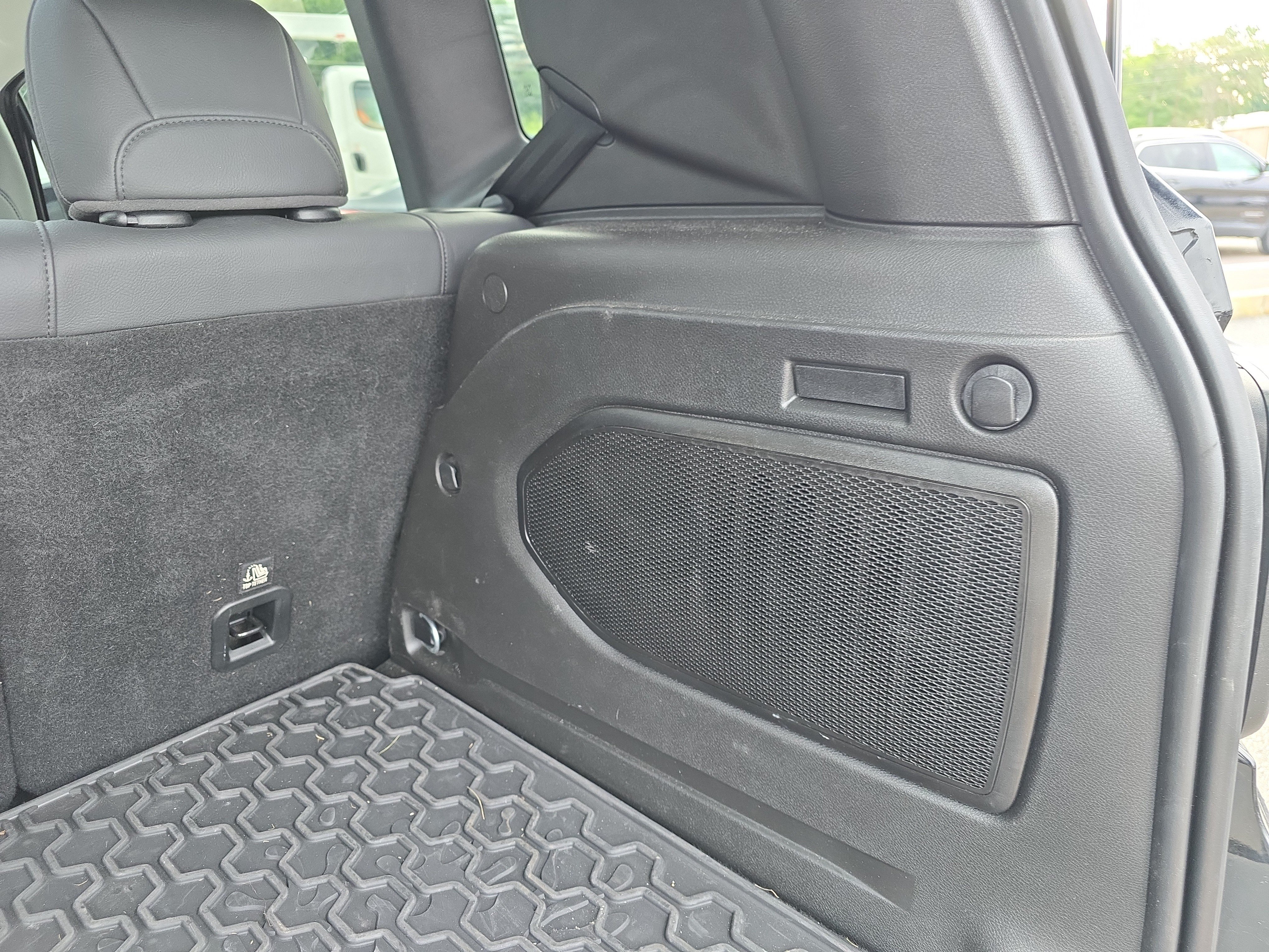 Used 2023 Jeep Renegade Trailhawk w/ Sun/Sound Group AWD/4WD image 7