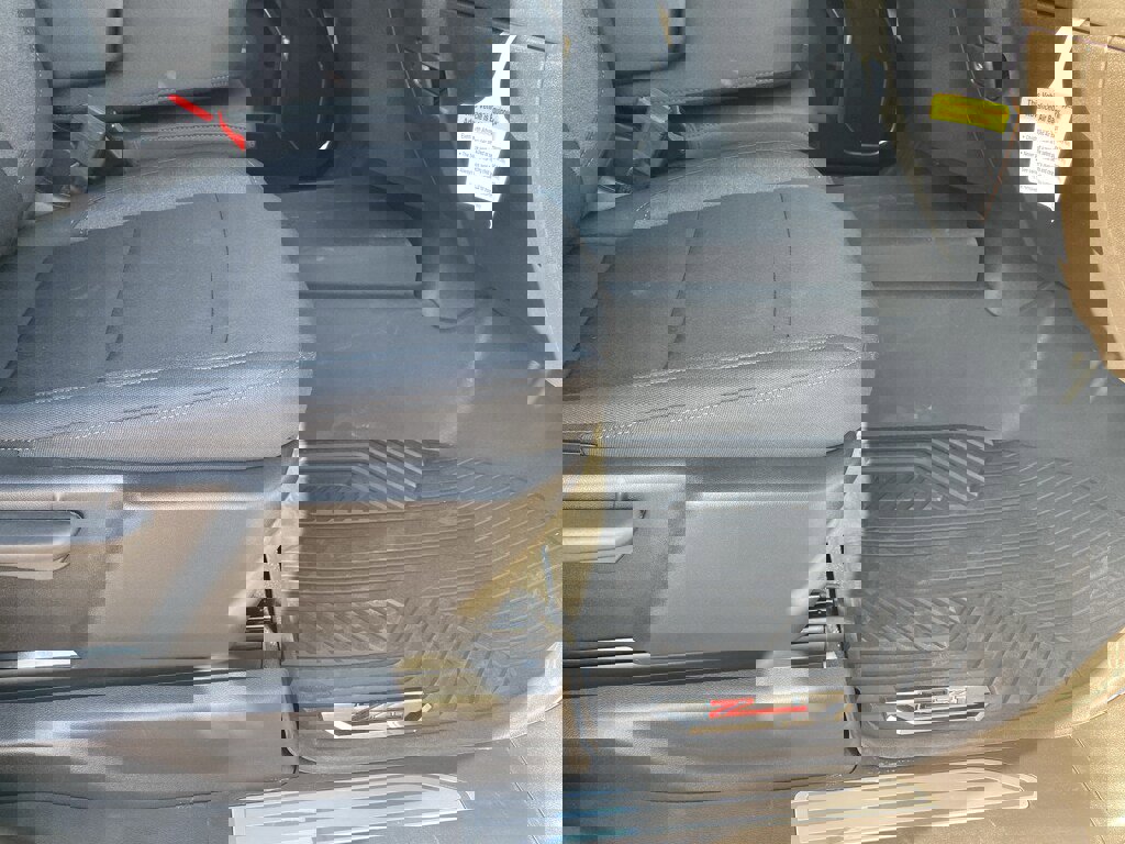 Used 2025 Chevrolet Silverado 1500 LT image 14