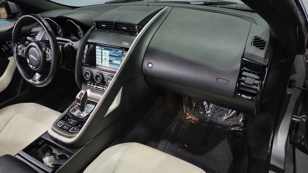 Used 2015 Jaguar F-TYPE S image 35