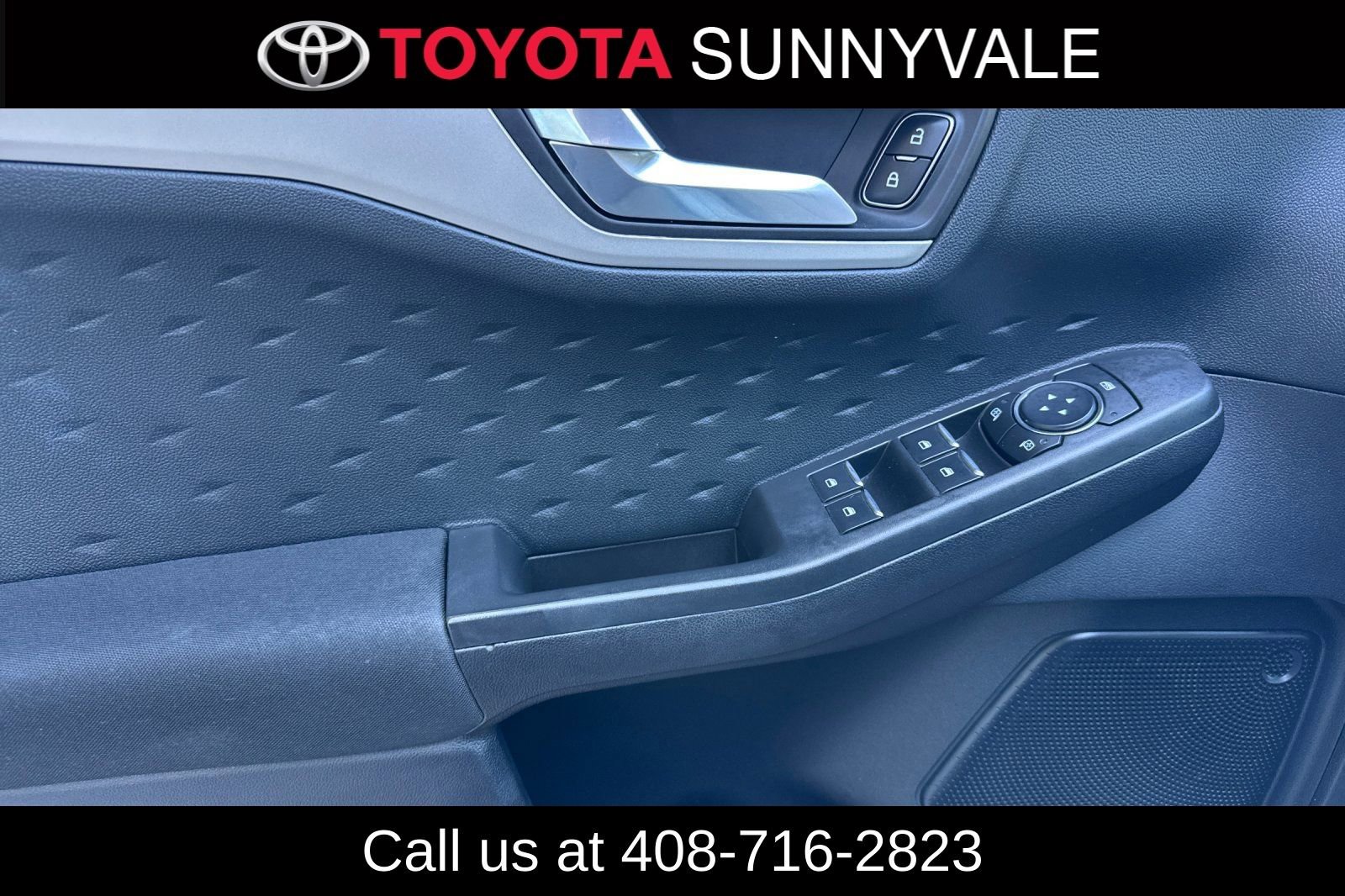 Used 2020 Ford Escape SE Sport image 15