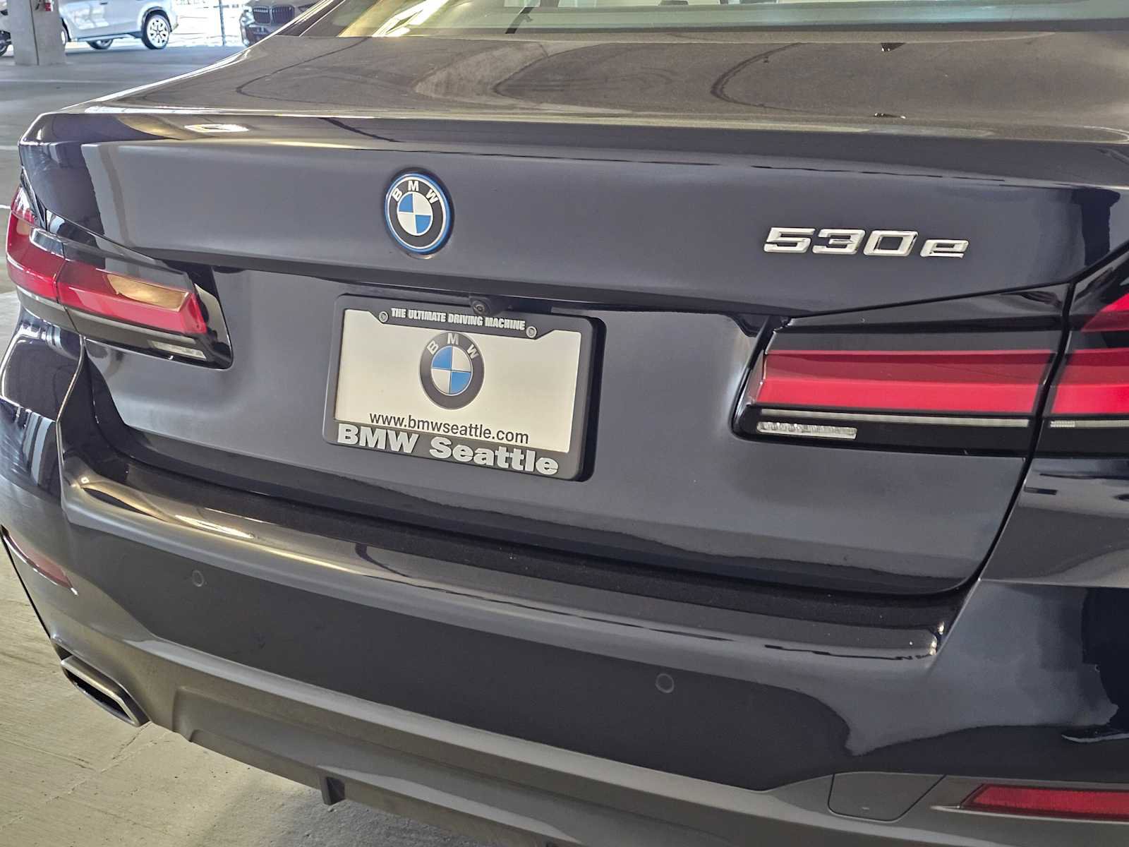 Used 2023 BMW 530e w/ M Sport Package image 7