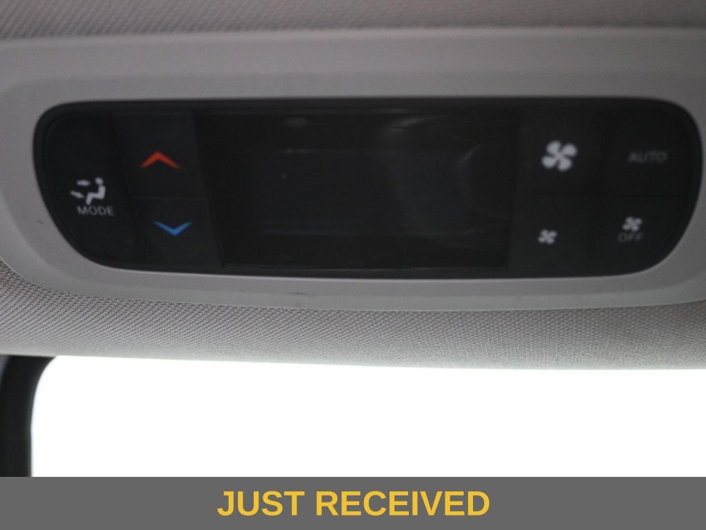 Used 2023 Chrysler Pacifica Touring-L FWD image 26