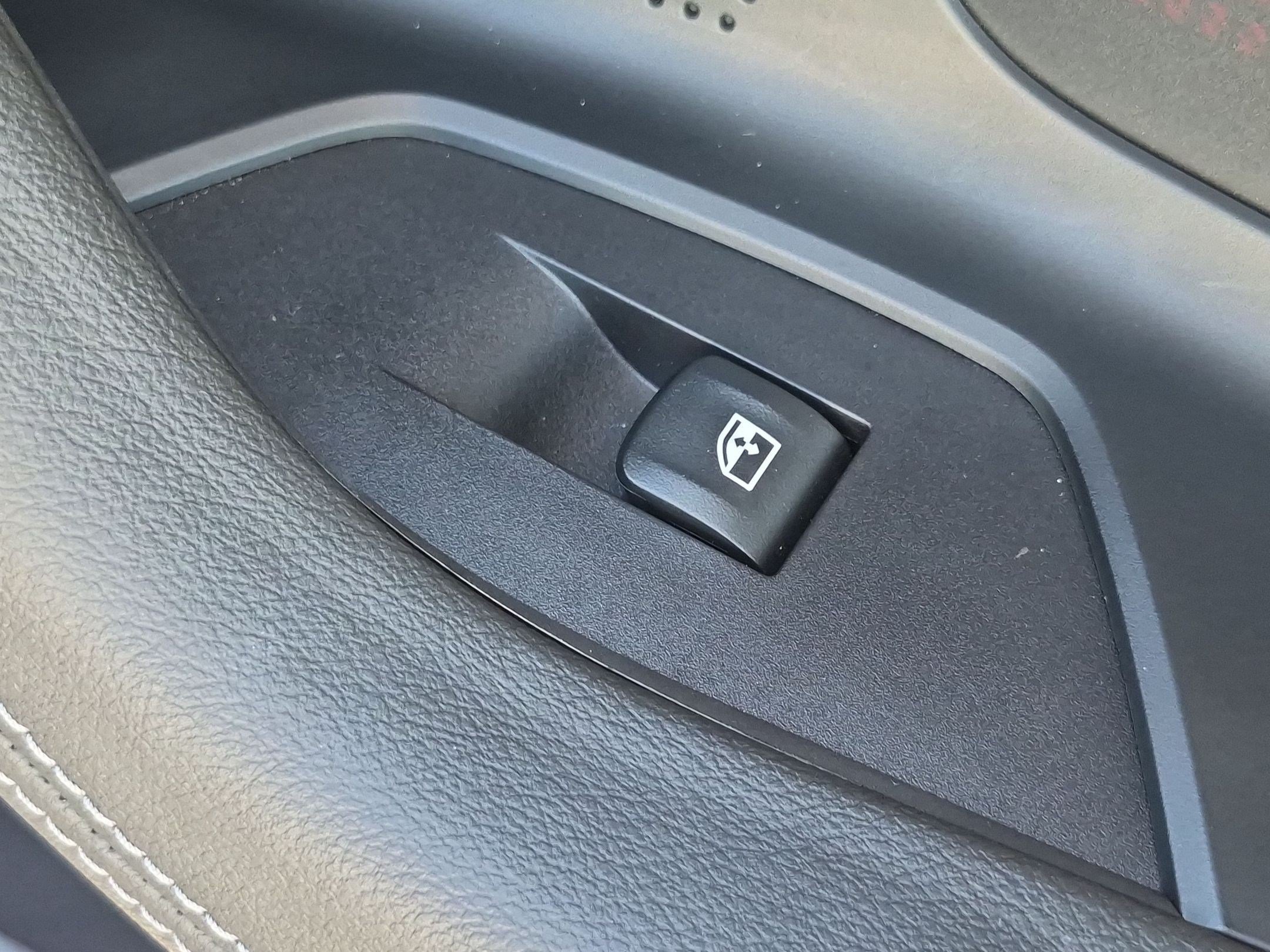 Used 2024 BMW 230i Coupe w/ Convenience Package RWD image 30