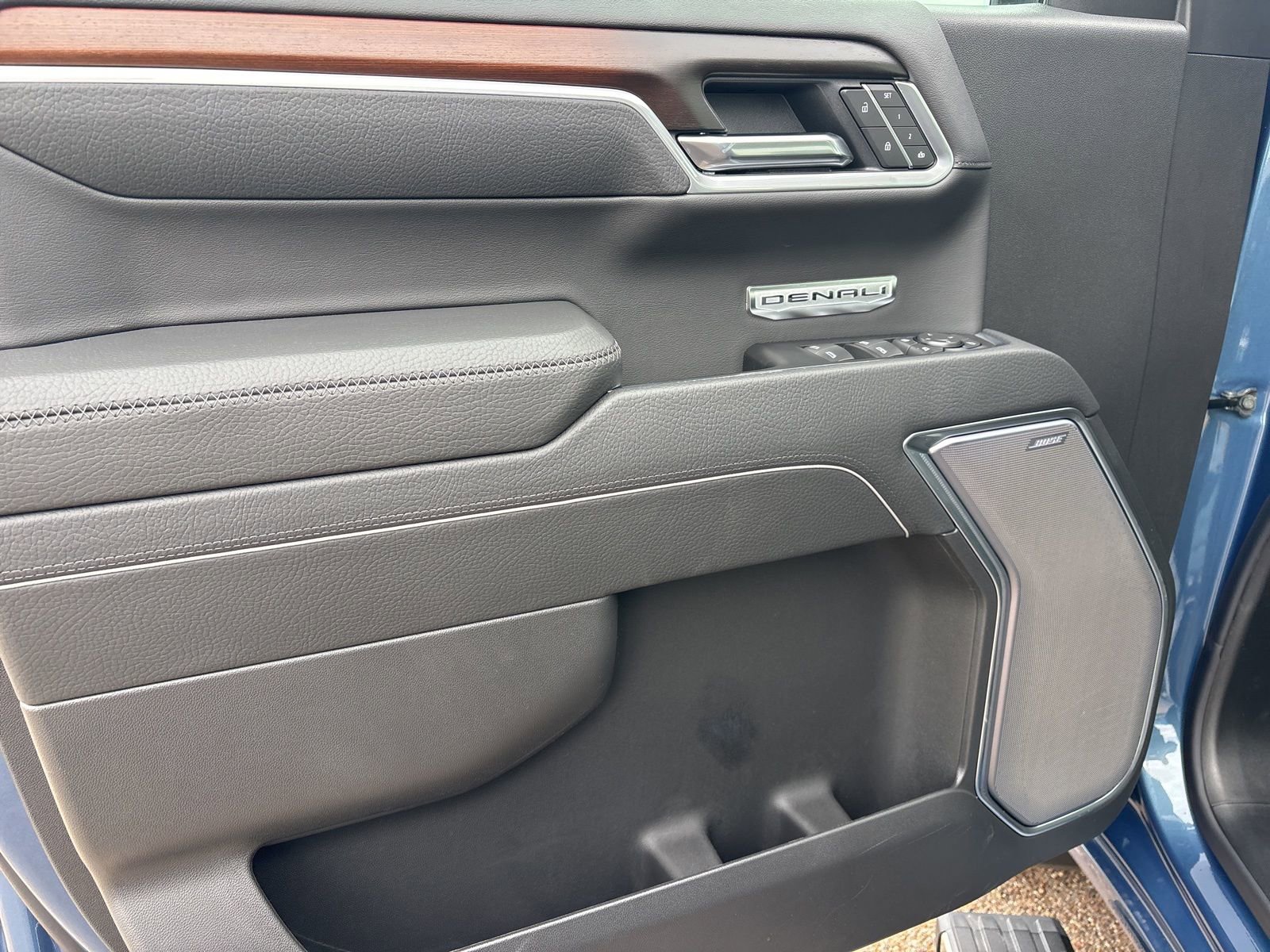 New 2026 GMC Sierra 1500 Denali w/ Denali Reserve Package AWD/4WD image 12