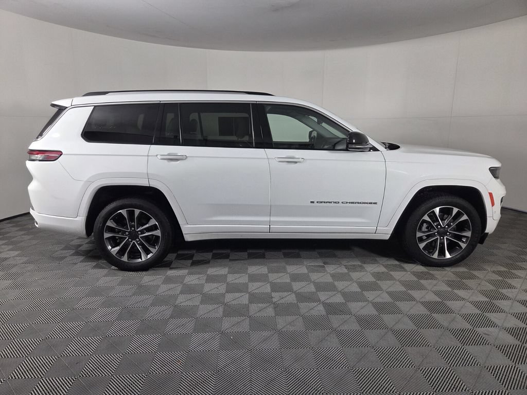 Used 2021 Jeep Grand Cherokee L Overland w/ Luxury Tech Group IV AWD/4WD image 4