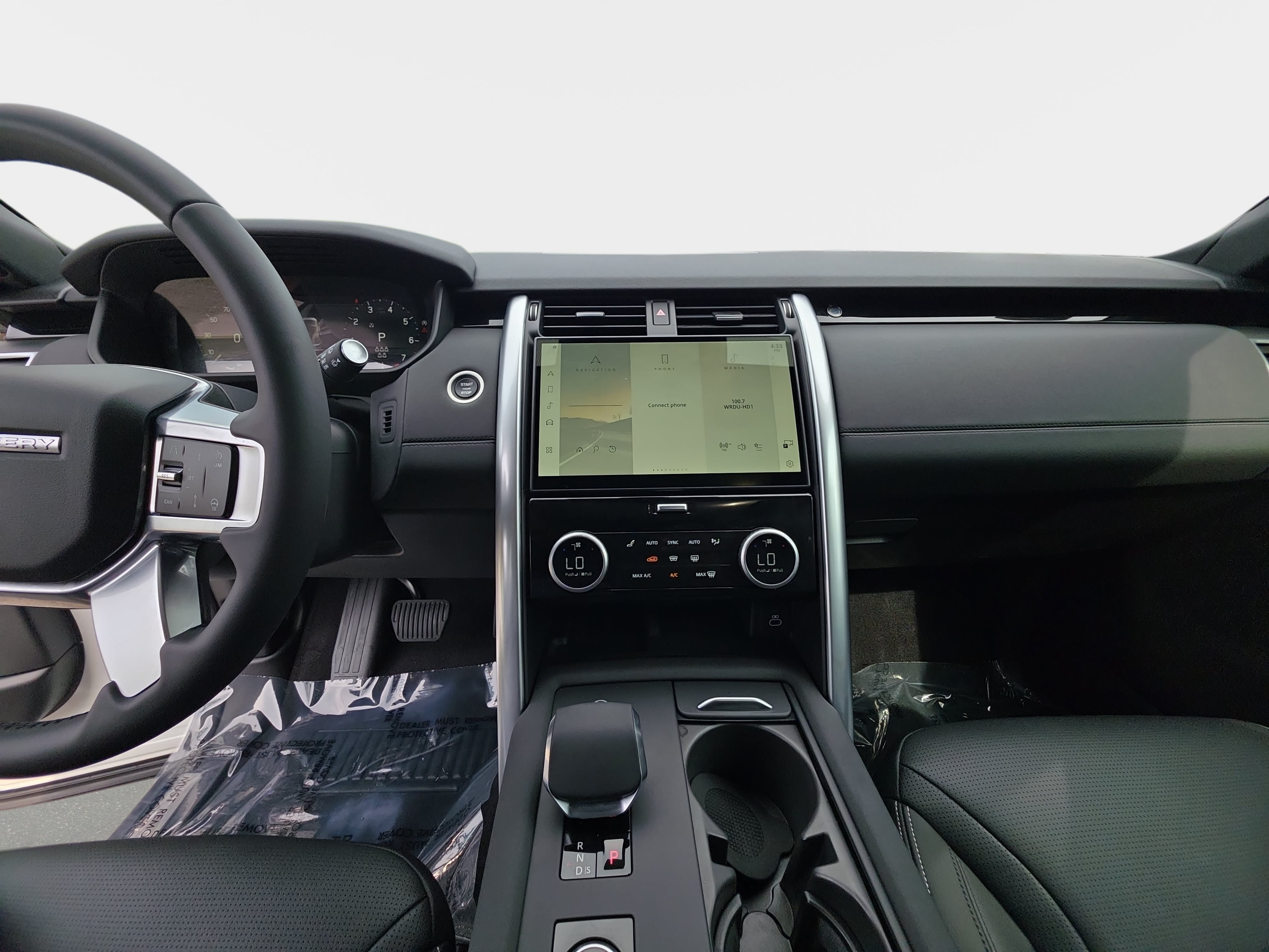 Certified 2025 Land Rover Discovery S AWD/4WD image 19