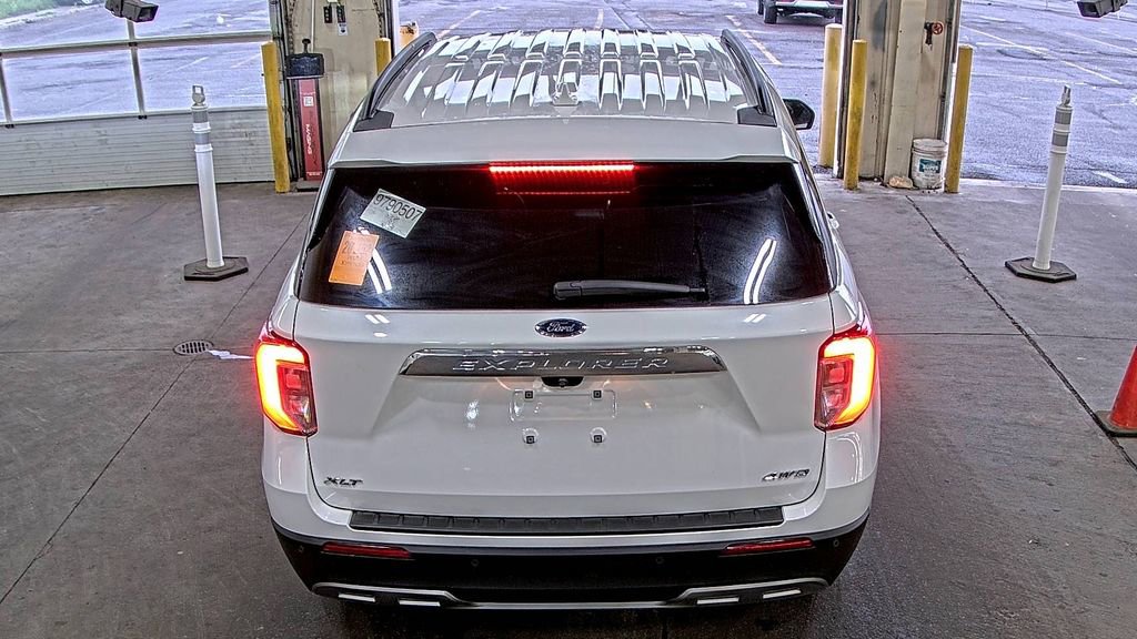 Used 2022 Ford Explorer XLT w/ Equipment Group 202A AWD/4WD image 7