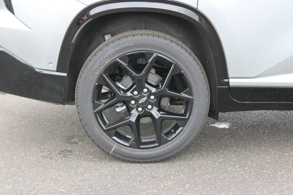New 2026 Chevrolet Traverse RS w/ LPO, Floor Liner Package FWD image 13