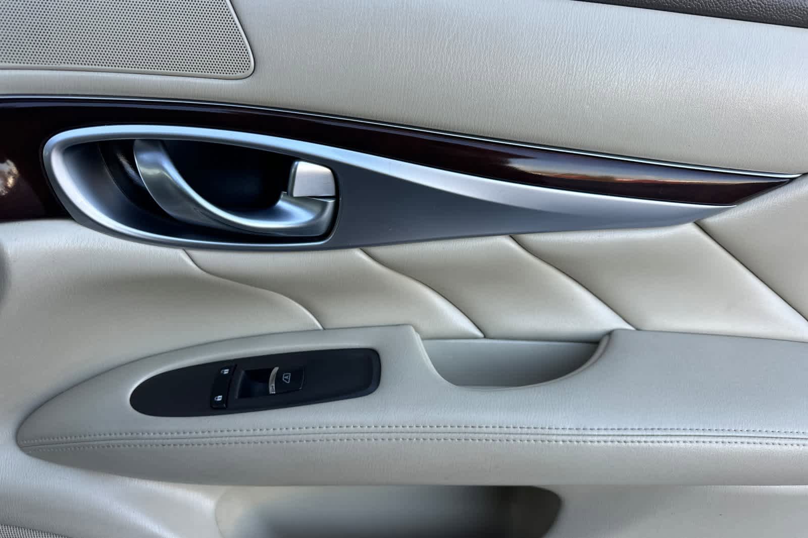 Used 2012 INFINITI M37 x w/ Premium Pkg image 18