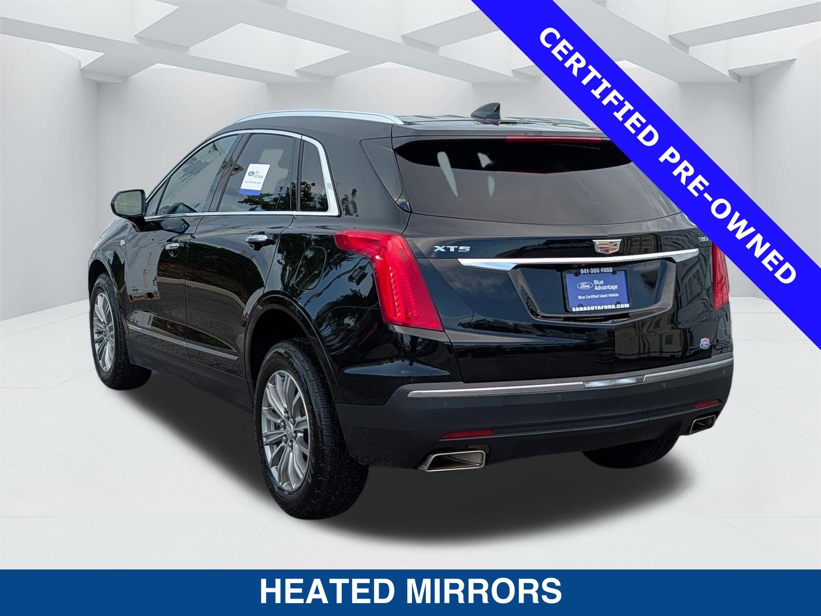 Used 2017 Cadillac XT5 Luxury w/ Driver Awareness Package FWD image 6