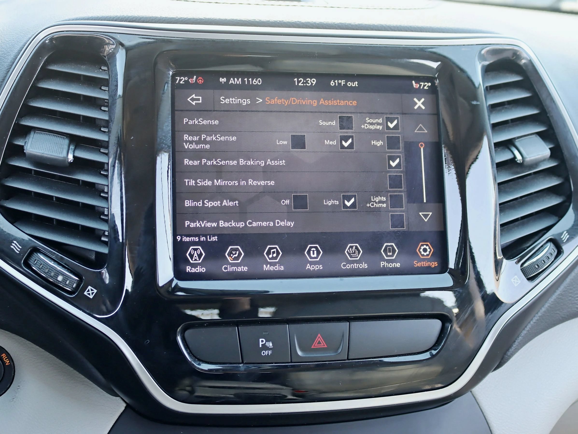 Used 2019 Jeep Cherokee Limited AWD/4WD image 25