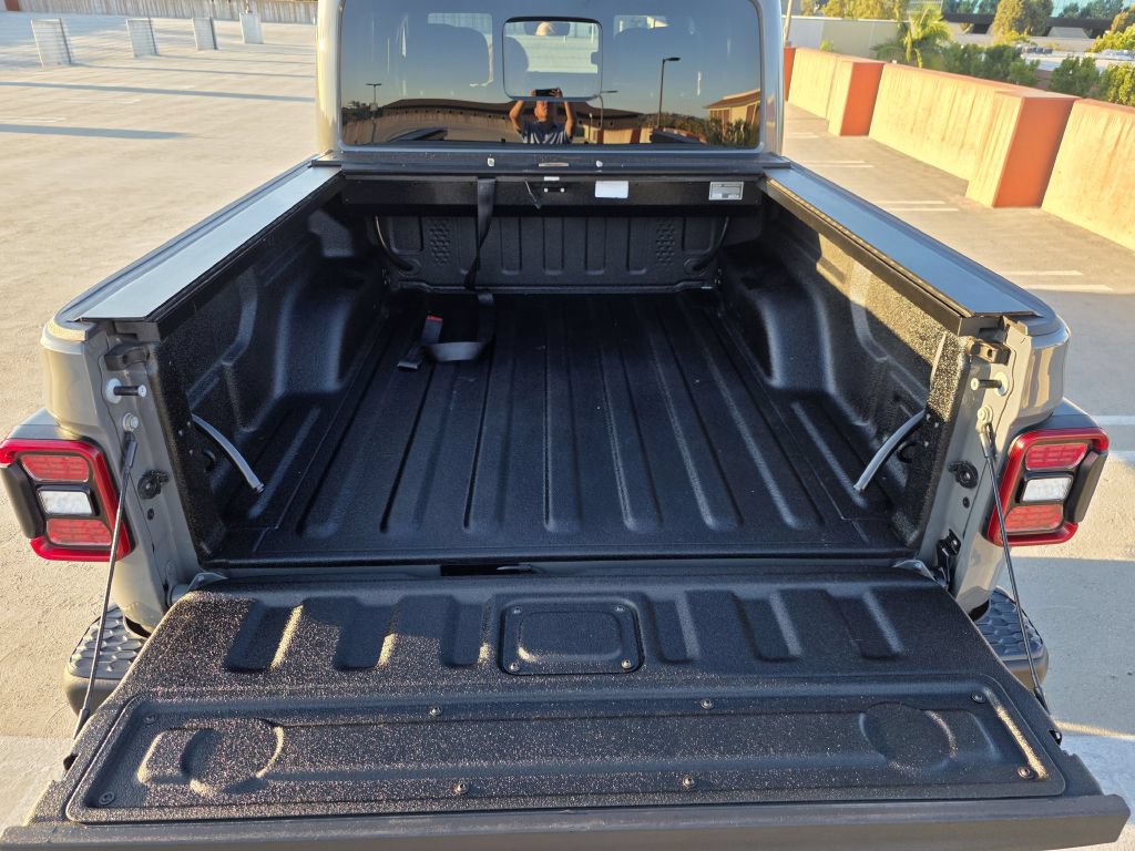 Used 2021 Jeep Gladiator Rubicon AWD/4WD image 12