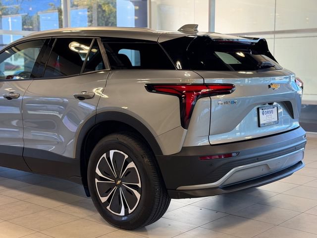 Used 2024 Chevrolet Blazer EV LT AWD/4WD image 10