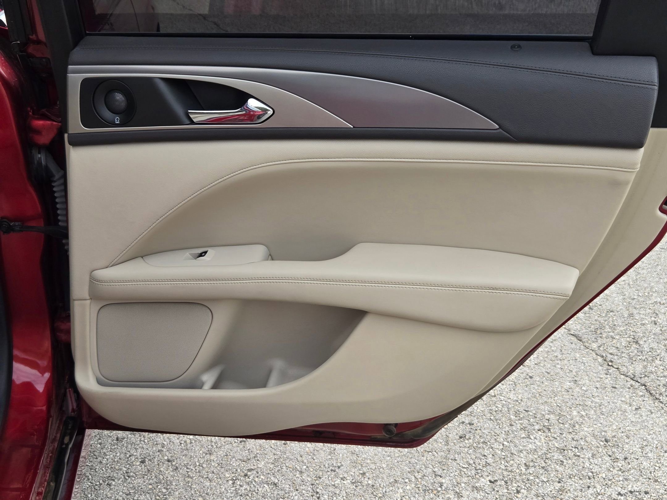 Used 2018 Lincoln MKZ Reserve FWD image 25