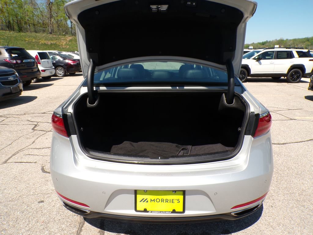 Used 2017 Kia Cadenza Limited FWD image 18