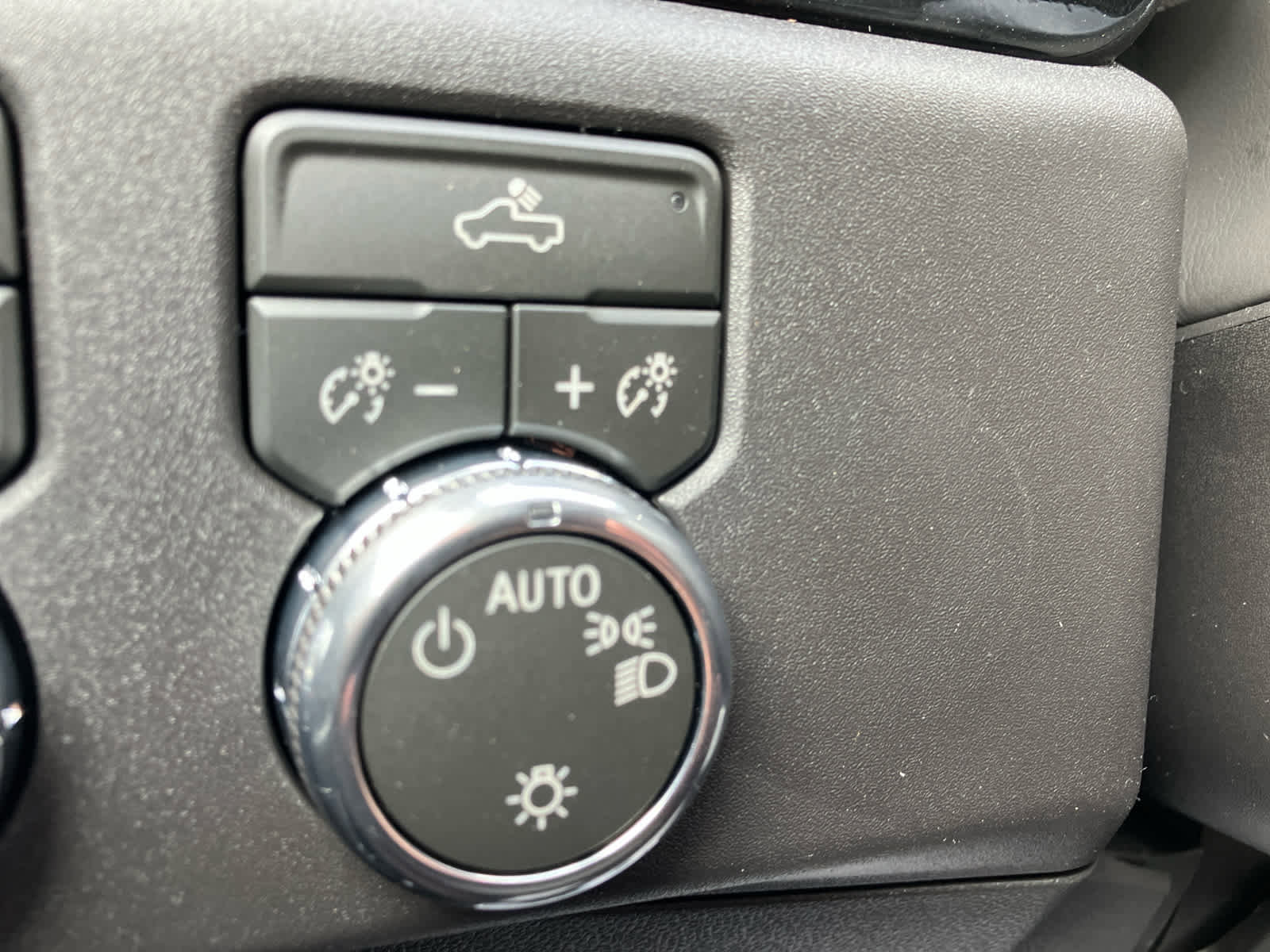 New 2026 GMC Sierra 1500 SLE w/ X31 Off-Road Package image 16