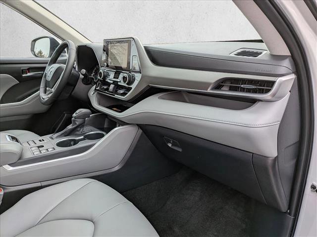 Certified 2026 Toyota Highlander XLE image 22